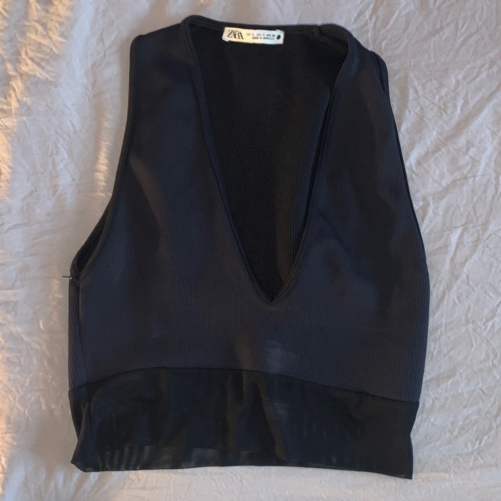 NEVER WORN ZARA V NECK BLACK CROP TOP